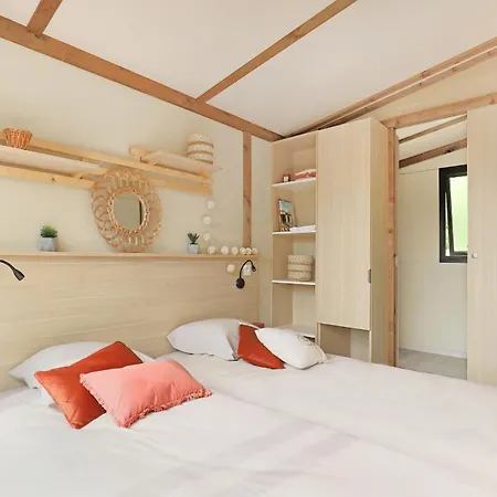 La Foret Paloma, Hotel